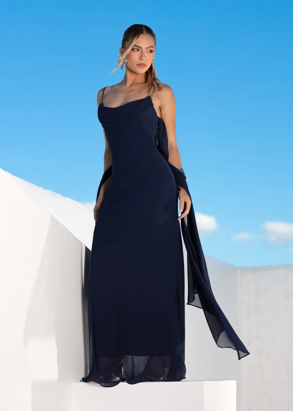VESTIDO FLUÍDO C/ DECOTE MEIA TAÇA AZUL MARINHO
